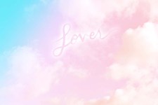 US05102025 taylor-swift-behang-pastel-wolken-design-uniekestickers1